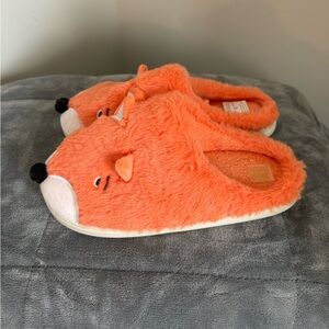 Cozy Orange Fox Slippers size 40-41/9-9.5